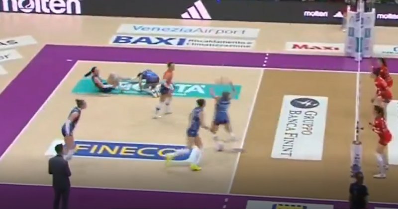 关于朱婷和加比在赛场相撞的伤情通报:左侧肋部意外撞击 没有骨折 新闻 关于朱婷和加比在赛场相撞的伤情通报:左侧肋部意外撞击 没有骨折 新闻