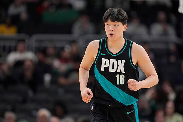  又是折返跑的一天，杨瀚森登场6分钟1中0得到1板1助&遭隔扣 新闻 又是折返跑的一天，杨瀚森登场6分钟1中0得到1板1助&遭隔扣 新闻