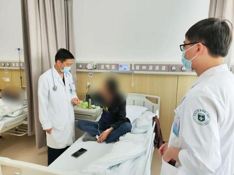  七旬老人虔诚祈福，反遭肺部重创；香火烟雾成隐形元凶，医生紧急警示。 健康养生