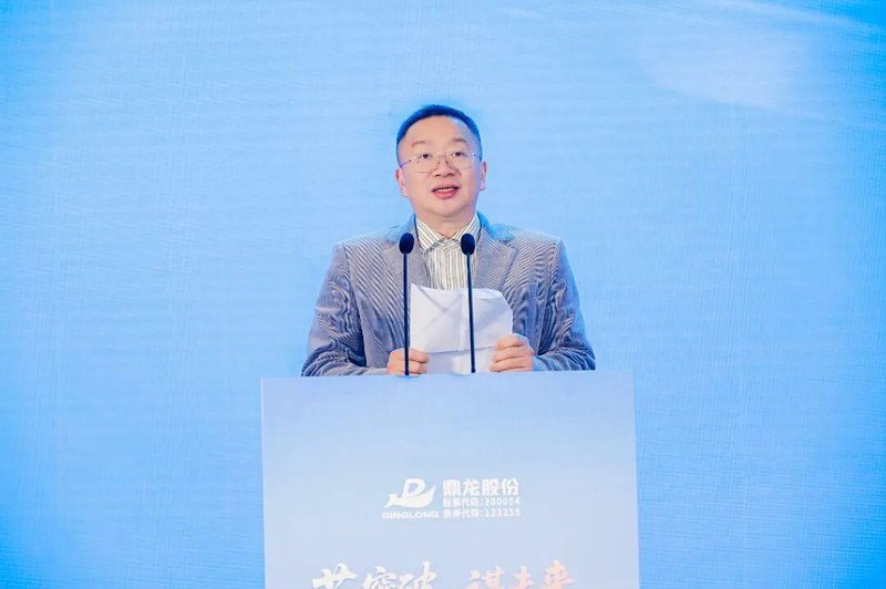 光刻胶与静电卡盘项目联手投产;鼎龙股份开启半导体新篇章。 股票财经 光刻胶与静电卡盘项目联手投产;鼎龙股份开启半导体新篇章。 股票财经