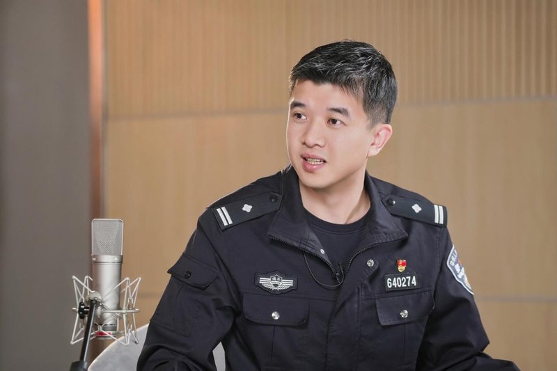  在祖国最南端，守好国门一线；一位缉私警察的坚守故事。 新闻 在祖国最南端，守好国门一线；一位缉私警察的坚守故事。 新闻