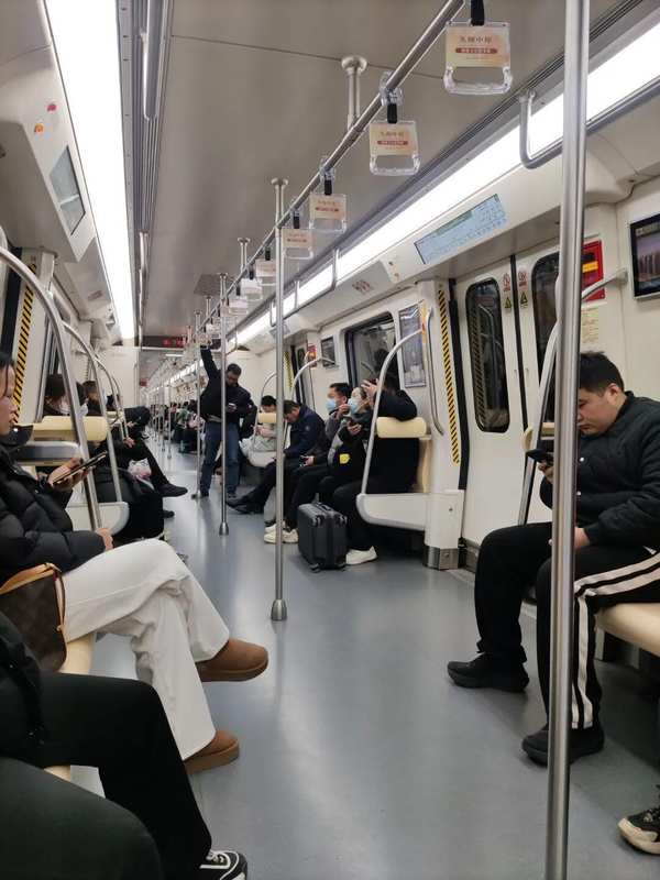  【生存博弈】生活成本与幸福感的逻辑闭环：郑州样本的实证分析 股票财经