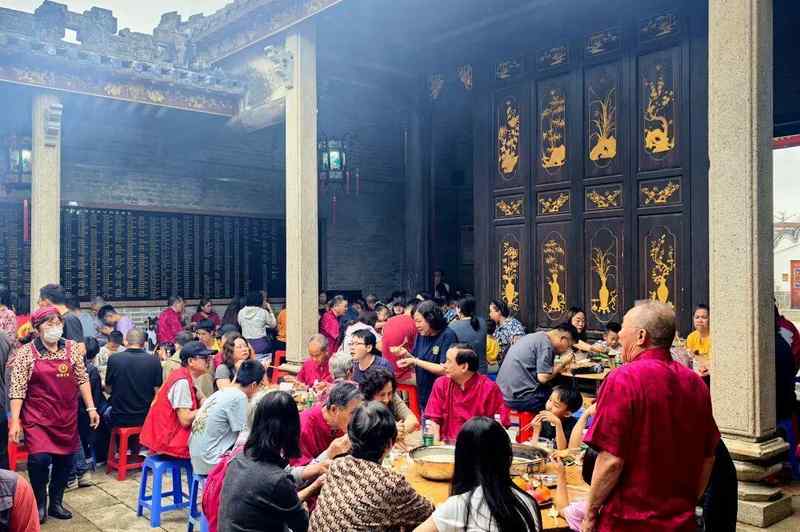  那列穿过清明的动车，载着的何止是旅客，更是无数人回不去的乡愁 情感心理