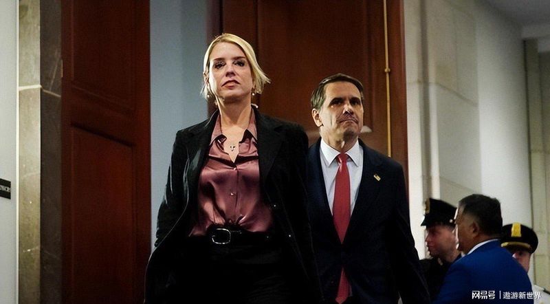  【机密档案深扒】爱泼斯坦案600万页卷宗：一场以“透明”为名、实为信息控制的权力游戏 新闻