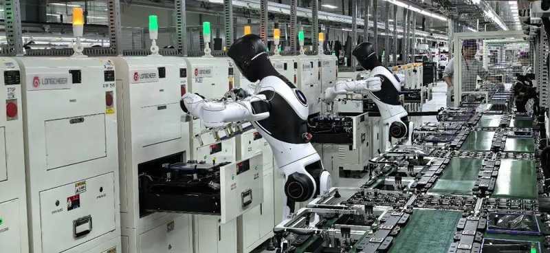  从工业经济到智能经济：制度创新的四维实践框架与演进路径 IT技术