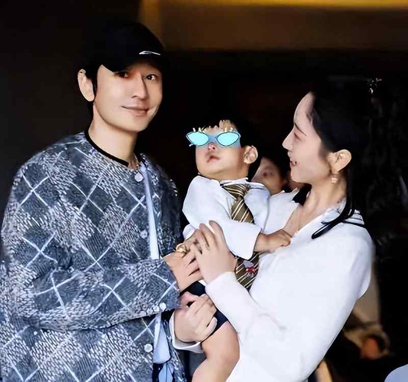  从黄晓明骑行翻车事件，深度拆解公众人物守法边界的三大铁律 娱乐新闻