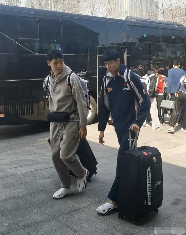  广东宏远困局：外援策略失当与内线空虚的双重困境深度解析 体育新闻